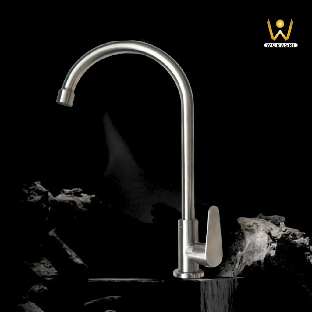 ก๊อกน้ำและอุปกรณ์ห้องน้ำ ห้องครัวสีเงินและสีโครม Silver & Chrome Luxury Faucets & Accessories