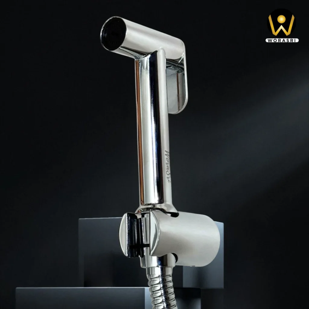 ก๊อกน้ำและอุปกรณ์ห้องน้ำ ห้องครัวสีเงินและสีโครม Silver & Chrome Luxury Faucets & Accessories
